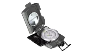 PERCHÉ LA BUSSOLA È ANCORA INDISPENSABILE NELL’ERA DEL GPS